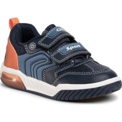 Sneakersy GEOX - J Inek B. D J949CD 0FE14 C0820 M Navy/Orange. Niebieskie trampki chłopięce Geox, bez wzorów, ze skóry ekologicznej, na rzepy. W wyprzedaży za 209,00 zł.