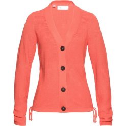 Sweter rozpinany bonprix łososiowy pomarańczowy. Pomarańczowe swetry damskie bonprix, bez wzorów, bez rękawów, bez kaptura. Za 69,99 zł.