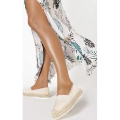 Beżowe Espadryle Selfoss. Brązowe espadryle damskie Born2be, bez wzorów, bez obcasa. W wyprzedaży za 89,99 zł.
