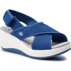 Sandały CLARKS - Step Cali Cove 261407344 Blue. Niebieskie klapki damskie Clarks, bez wzorów, z tworzywa sztucznego, bez obcasa, na obcasie. W wyprzedaży za 219,00 zł.