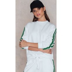 Bluzy damskie: NA-KD Trend Bluza basic z paskami - White