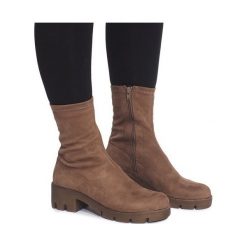 Zamszowe Botki BG-53. Zielone botki damskie ButyModne, z zamszu, klasyczne, bez obcasa, na obcasie, bez zapięcia. Za 69,00 zł.