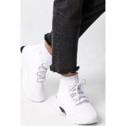 Białe Sneakersy Summer Snapdragon. Białe sneakersy damskie Born2be. Za 109,99 zł.
