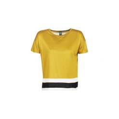 Bluzki Maison Scotch CROPPED SHORT SLEEVE TEE WITH RIB BOTTOM HEM. Żółte bluzki damskie Maison Scotch, s, bez wzorów, bez kołnierzyka, bez rękawów. Za 259,00 zł.