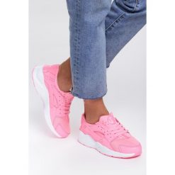 Różowe Neonowe Buty Sportowe Flexible. Różowe buty sportowe damskie Renee, bez wzorów, sportowe. Za 79,99 zł.