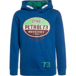 Petrol Industries HOODED Bluza z kapturem deep sea. Niebieskie bluzy chłopięce marki Petrol Industries, z bawełny, z kapturem. W wyprzedaży za 152,10 zł.