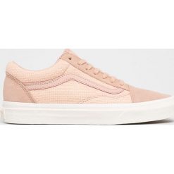 Vans - Tenisówki. Różowe trampki i tenisówki damskie Vans, bez wzorów, ze skóry, na sznurówki. W wyprzedaży za 299,90 zł.