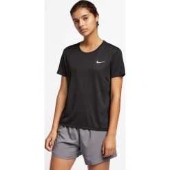 Nike Miler Koszulka Czarny. Czarne koszulki damskie Nike, xs, z nadrukiem, z poliesteru, bez kołnierzyka. Za 137,95 zł.