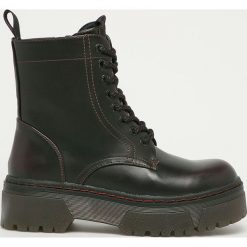 Wrangler - Workery. Czarne workery damskie Wrangler, z gumy, z okrągłym noskiem, bez obcasa, na obcasie, na zamek. Za 329,90 zł.