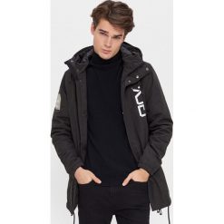 Parka z nadrukami - Czarny. Czarne parki męskie House, s, z nadrukiem, bez kaptura. W wyprzedaży za 110,99 zł.