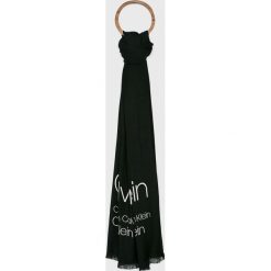 Calvin Klein - Szal. Niebieskie szaliki damskie marki Calvin Klein, z wiskozy. Za 229,90 zł.