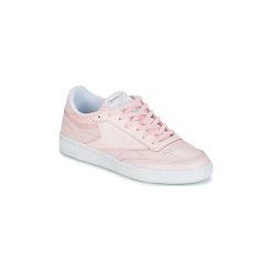 Buty Reebok Classic CLUB C 85 FBT. Różowe trampki i tenisówki damskie marki Reebok Classic, bez wzorów, bez zapięcia. Za 319,20 zł.