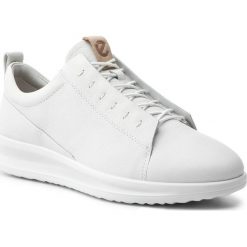 Półbuty ECCO - Aquet 20703459529 White/Powder. Białe półbuty męskie ecco, na co dzień, bez wzorów, ze skóry, klasyczne, bez zapięcia. W wyprzedaży za 409,00 zł.