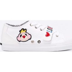 Love Moschino - Tenisówki. Białe tenisówki damskie marki Love Moschino, ze skóry ekologicznej, na sznurówki. W wyprzedaży za 599,90 zł.