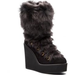Kozaki STUART WEITZMAN - Nikita YL96050 Black Helsinki. Czarne buty zimowe damskie Stuart Weitzman, z nubiku, przed kolano, na wysokim obcasie. Za 4169,00 zł.