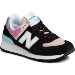 Sneakersy NEW BALANCE - WL574SOS Czarny. Czarne półbuty damskie New Balance, bez wzorów, ze skóry, bez obcasa, bez zapięcia. W wyprzedaży za 289,00 zł.