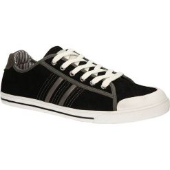 Trampki mckey r14-m-sp-165-bk. Trampki męskie Mckey, bez wzorów, bez zapięcia. W wyprzedaży za 59,99 zł.