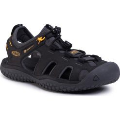 Sandały KEEN - Solar Sandal 1022246 Black/Gold. Czarne sandały męskie Keen, z tworzywa sztucznego, bez zapięcia. W wyprzedaży za 279,00 zł.
