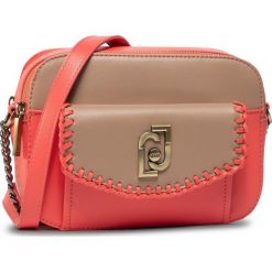 Torebka LIU JO - S Crossbody Crea NA0209 E0005 Poppy 71656. Czerwone listonoszki damskie Liu Jo, bez wzorów, ze skóry ekologicznej, bez dodatków. W wyprzedaży za 339,00 zł.