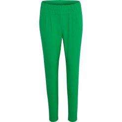 Spodnie "Jillian" w kolorze zielonym. Zielone spodnie damskie Kaffe, w paski. W wyprzedaży za 128,95 zł.