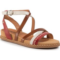 Sandały PIKOLINOS - W3F-0875C1 Coral. Pomarańczowe klapki damskie Pikolinos, bez wzorów, ze skóry, bez obcasa. W wyprzedaży za 339,00 zł.
