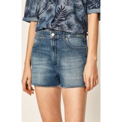 Wrangler - Szorty jeansowe. Niebieskie szorty damskie Wrangler, s, bez wzorów, z elastanu, casualowe, z podwyższonym stanem. W wyprzedaży za 179,90 zł.