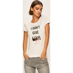 Armani Exchange - T-shirt. Czarne bluzki damskie Armani Exchange, s, z aplikacjami, z bawełny, z okrągłym kołnierzem, z krótkim rękawem. Za 199,90 zł.