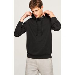 Bejsbolówki męskie: Bluza kangurka z kapturem - Czarny