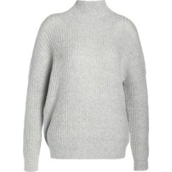 Swetry klasyczne damskie: Moss Copenhagen ROSE Sweter light grey melange