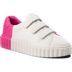 Sneakersy TORY BURCH - Scallop Triple Strap Sneaker 51461 Snow White/Crazy Pink 102. Białe półbuty damskie Tory Burch, ze skóry. W wyprzedaży za 629,00 zł.
