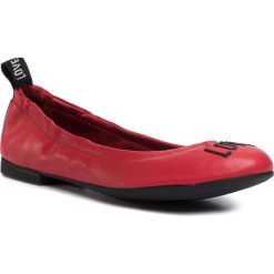 Baleriny LOVE MOSCHINO - JA11060G1AIA0500 Rosso. Czerwone baleriny damskie Love Moschino, bez wzorów, ze skóry, klasyczne, bez obcasa, na płaskiej podeszwie. Za 729,00 zł.