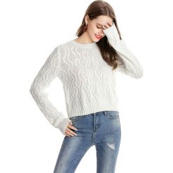 Sweter w kolorze białym. Białe swetry damskie Swetry na chłodne dni, bez wzorów, bez rękawów, bez kaptura. W wyprzedaży za 119,95 zł.