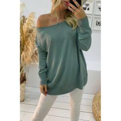 Damska bluzka FENIDA GREEN. Zielone bluzki damskie IVET, bez wzorów, eleganckie, bez kołnierzyka, bez rękawów. W wyprzedaży za 39,00 zł.