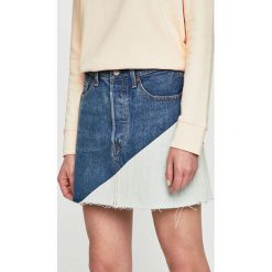 Levi's - Spódnica. Niebieskie spódniczki damskie s, z bawełny, casualowe, mini, proste. W wyprzedaży za 169,90 zł.