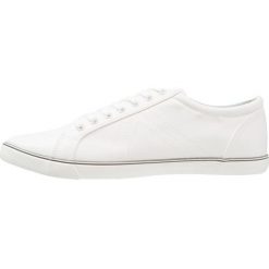 Tenisówki męskie: Burton Menswear London WATKINS PLIMSOLL Tenisówki i Trampki white