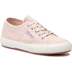 Tenisówki SUPERGA - 2750 Plus Cotu S003J70 Pink Skin W6Y. Różowe półbuty damskie Superga, na co dzień, bez wzorów, z gumy, bez obcasa, na płaskiej podeszwie, bez zapięcia. W wyprzedaży za 189,00 zł.