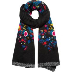 Desigual szal damski Flowers czarny. Czarne szaliki damskie Desigual, bez wzorów. W wyprzedaży za 252,00 zł.