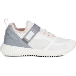 Geox tenisówki dziewczęce Waviness 36 białe. Białe trampki dziewczęce Geox, na lato, bez wzorów, bez zapięcia. W wyprzedaży za 209,00 zł.