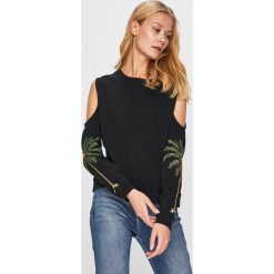 Guess Jeans - Bluza. Czarne bluzy damskie marki Guess Jeans, s, z haftami, z bawełny, bez rękawów, bez kaptura. Za 399,90 zł.