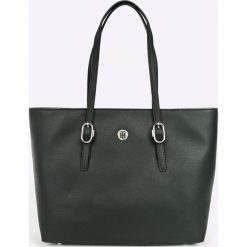 Tommy Hilfiger - Torebka. Czerwone torebki klasyczne damskie marki TOMMY HILFIGER, ze skóry ekologicznej, na ramię, duże. W wyprzedaży za 479,90 zł.
