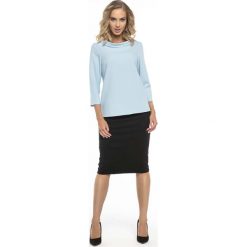 Elegancka Błękitna Bluzka z Kołnierzem Jackie Kennedy. Niebieskie podkoszulki damskie marki Molly.pl, s, bez wzorów, z długim rękawem. Za 119,90 zł.