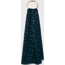 Pieces - Szal. Szare szaliki damskie Pieces, z acetatu. W wyprzedaży za 69,90 zł.