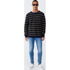 Niebieskie jeansy super skinny fit. Niebieskie jeansy męskie marki Pull&Bear, m, bez wzorów. Za 69,90 zł.