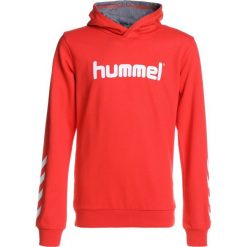 Hummel HOODIE Bluza z kapturem fiery red. Czerwone bluzy męskie z kapturem marki Hummel, z bawełny. Za 149,00 zł.