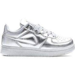 Srebrne Buty Sportowe Marcherry. Szare buty chłopięce sportowe Born2be, z materiału, z okrągłym noskiem, na sznurówki. Za 59,99 zł.