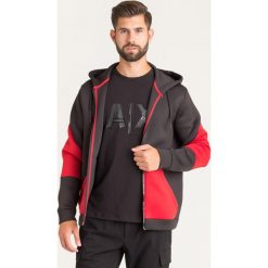 BLUZA Armani Exchange. Czarne bluzy męskie Armani Exchange, m, bez wzorów, z materiału, z kapturem, bez rękawów, z kapturem. Za 419,40 zł.