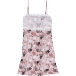Koszula nocna z wiskozy bonprix matowy jasnoróżowy z nadrukiem. Różowe koszule nocne damskie marki bonprix, z nadrukiem, z wiskozy, na ramiączkach. Za 64,99 zł.
