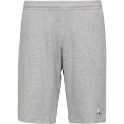 Spodenki Essentiels Regular Short 1821303. Spodenki i szorty męskie le coq sportif, xxl, bez wzorów, z bawełny, street. W wyprzedaży za 139,99 zł.