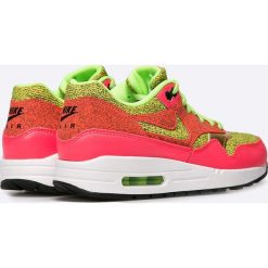 Nike Sportswear - Buty Air Max 1 SE. Brązowe buty sportowe damskie marki Nike Sportswear, z materiału. W wyprzedaży za 299,90 zł.