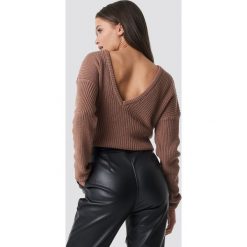 NA-KD Sweter z dzianiny z dekoltem V - Pink. Różowe swetry klasyczne damskie marki NA-KD, z dzianiny. Za 121,95 zł.